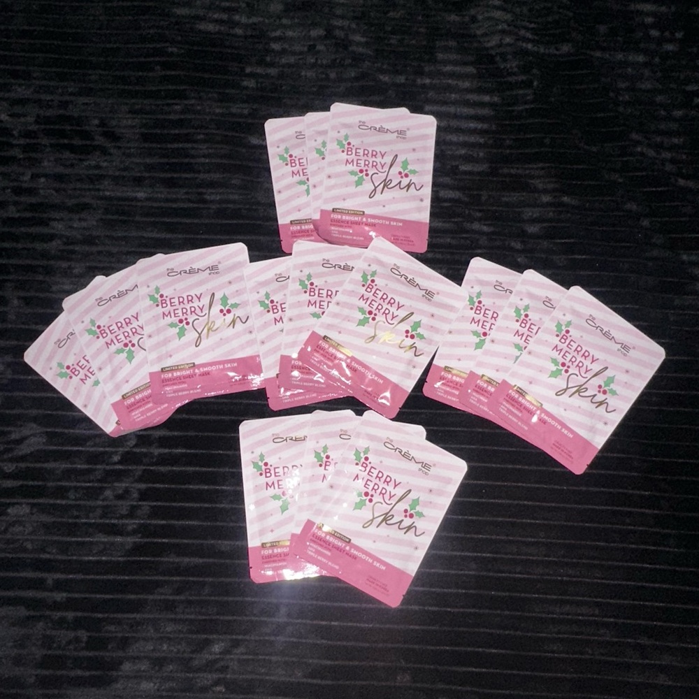 15pc The Creme Shop Berry Merry Skin Essence Sheet Mask New/Sealed